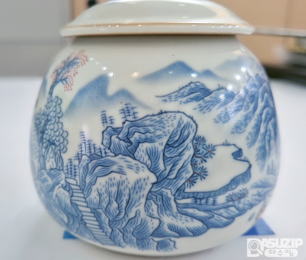 다기: 연대 있습니다. (약 70년이상된 골동품)